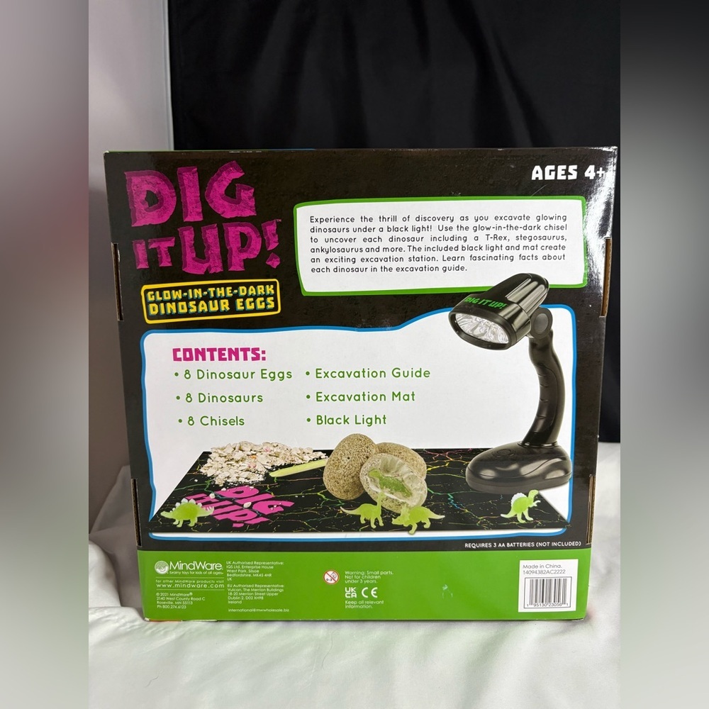 Dig it up/ glow in the dark Dinosaur Eggs..NEW - Picture 3 of 4